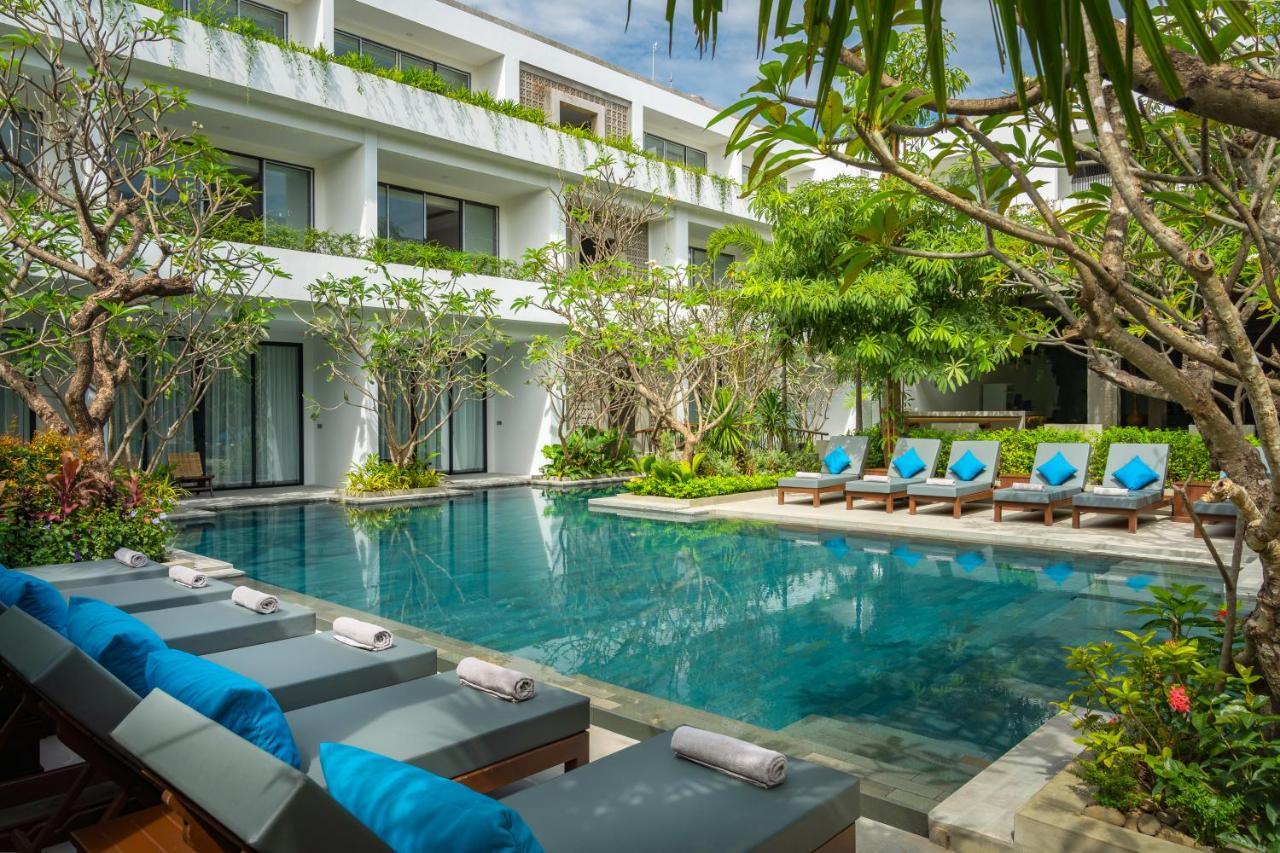 Eightfold Urban Resort Сіємреап Екстер'єр фото The hotel's pool