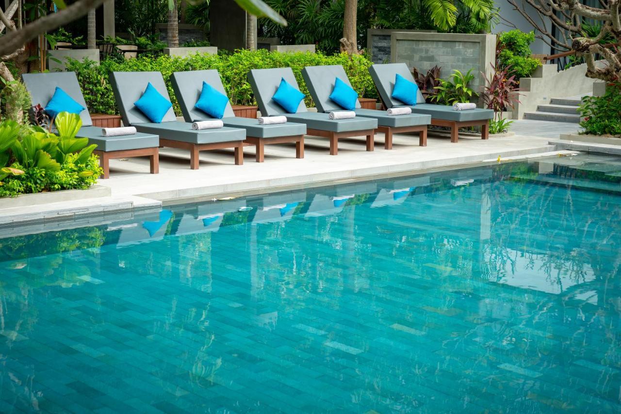 Eightfold Urban Resort Сіємреап Екстер'єр фото Pool at the hotel