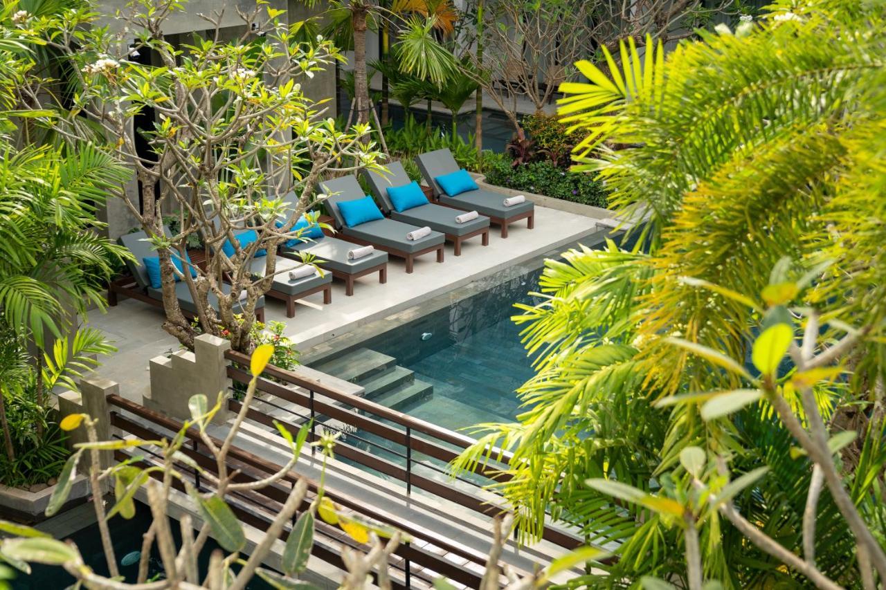 Eightfold Urban Resort Сіємреап Екстер'єр фото The swimming pool at the hotel