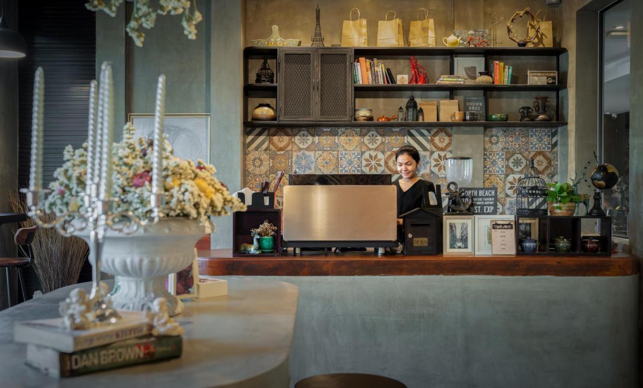 Eightfold Urban Resort Сіємреап Екстер'єр фото A coffee shop in Bangkok, Thailand