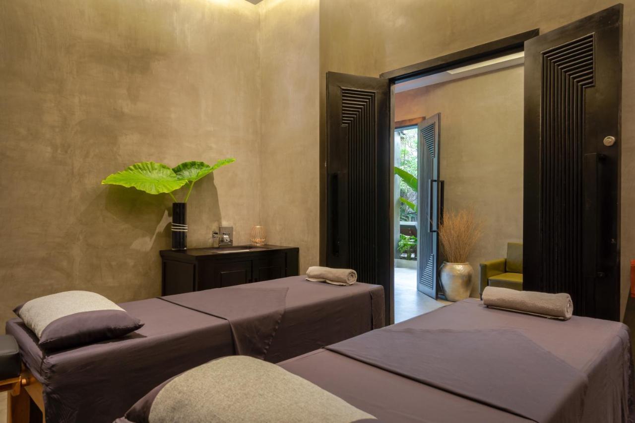 Eightfold Urban Resort Сіємреап Екстер'єр фото A spa in Vietnam