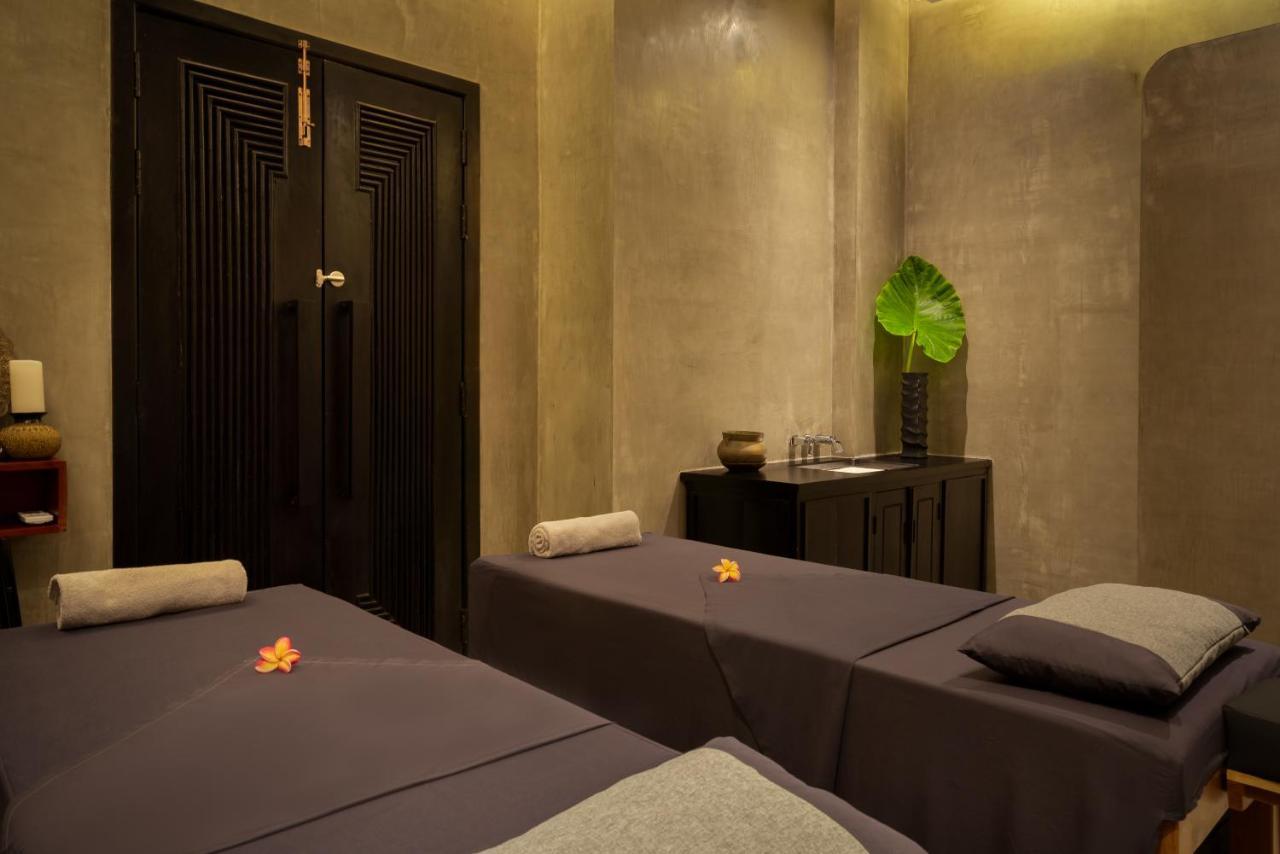 Eightfold Urban Resort Сіємреап Екстер'єр фото A spa treatment room