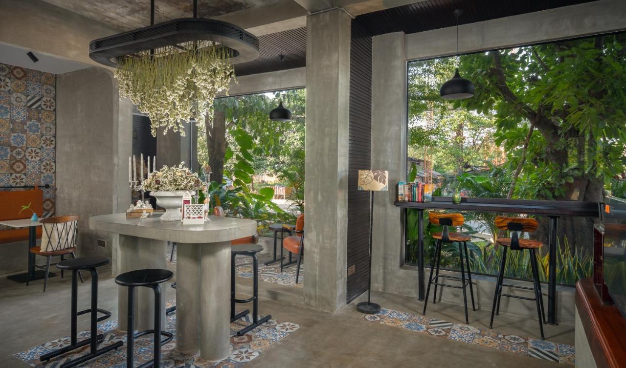 Eightfold Urban Resort Сіємреап Екстер'єр фото The interior of the restaurant