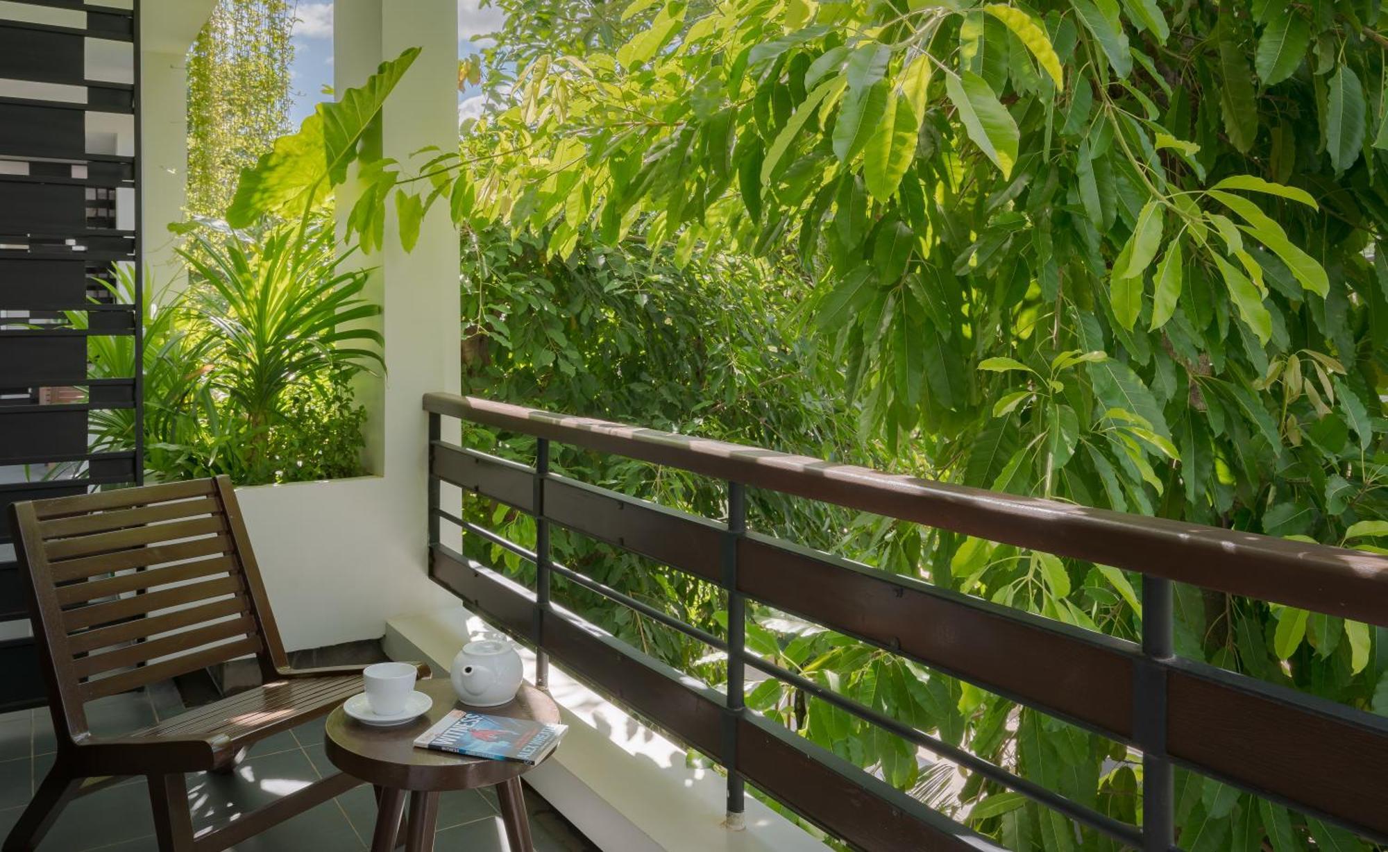 Eightfold Urban Resort Сіємреап Номер фото A balcony