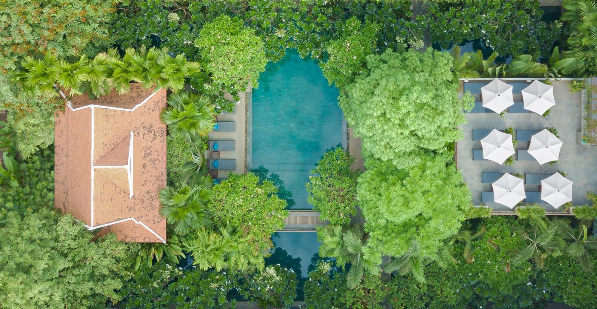 Eightfold Urban Resort Сіємреап Екстер'єр фото Aerial view of the pool at the hotel